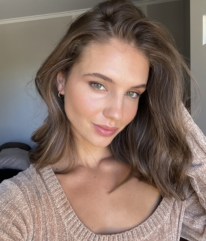JULIA HEADSHOT